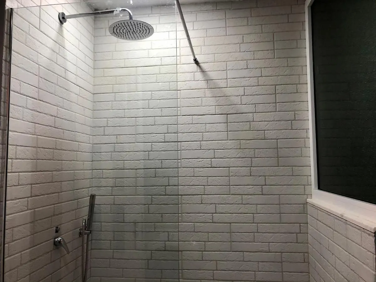 Nikki Apartments 3 تيرانا