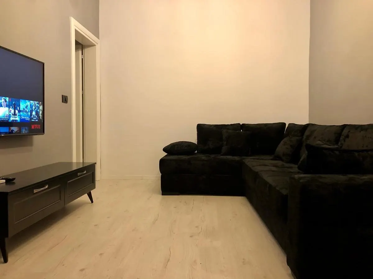Nikki Apartments 3 تيرانا